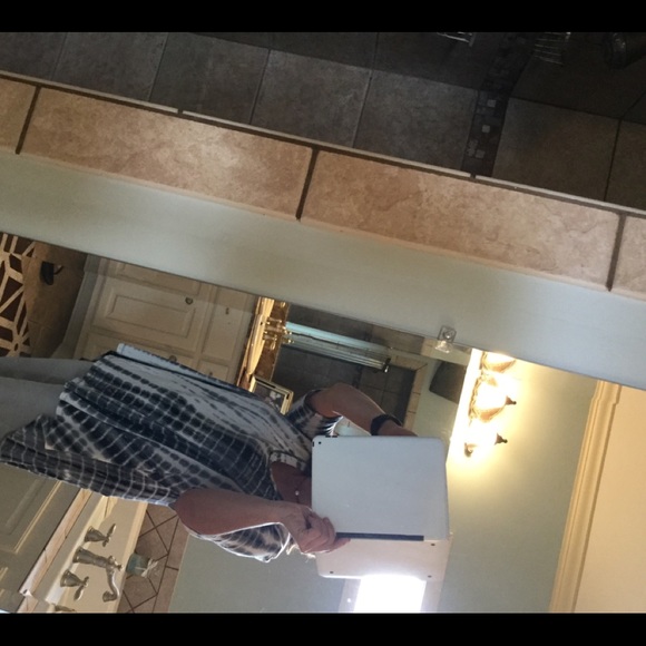 Lucy & Laurel top size large - Picture 6 of 6